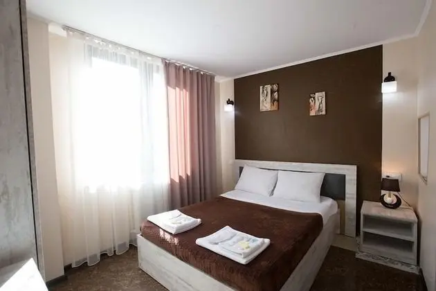 City Tek Büyük Yataklı Oda