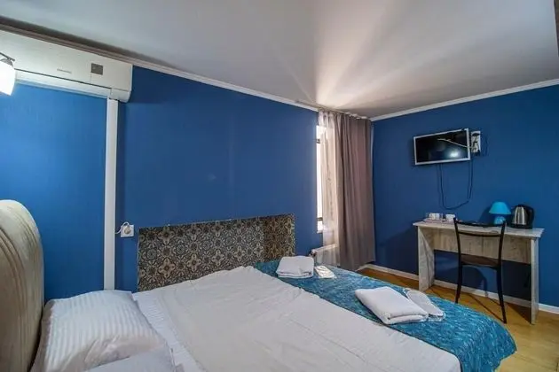 City Tek Büyük Yataklı Oda