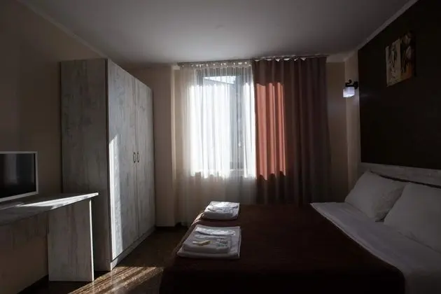 City Tek Büyük Yataklı Oda