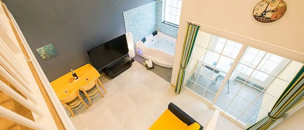 Dubleks (201, 202, 203)