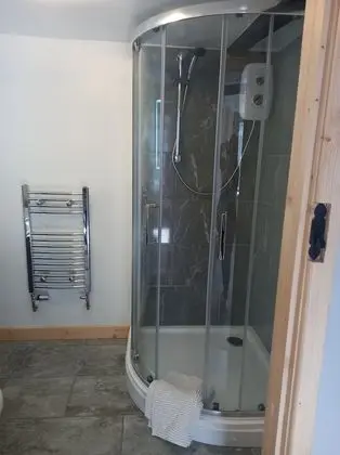 Twin Room with separate Bathroom (Room 1)