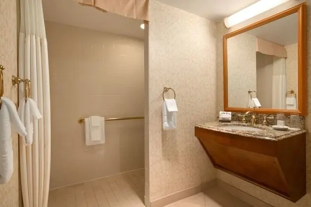 Premium Oda, 2 Büyük (Queen) Boy Yatak, Sigara İçilmez, Nehir Manzaralı