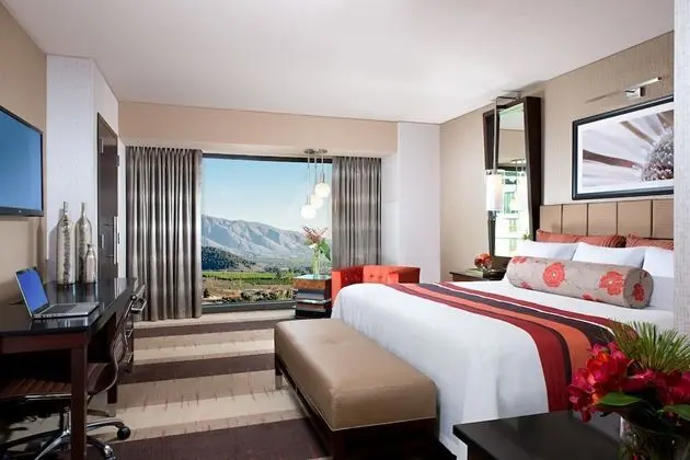 Resort Room, 1 King Bed, Smoking