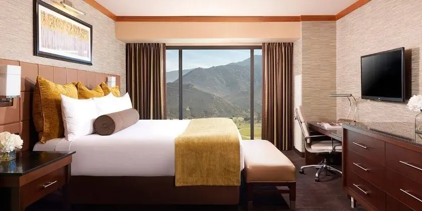 Resort Sweet Suite, 1 King Bed, Smoking