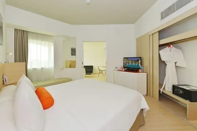 Harris Suite