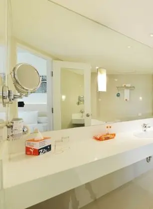 Harris Suite