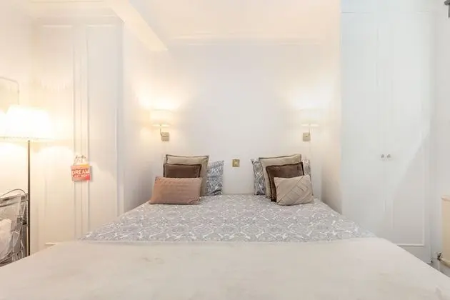 Basic Tek Büyük Yataklı Oda