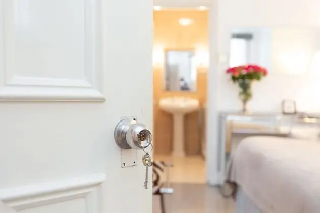 Basic Tek Büyük Yataklı Oda