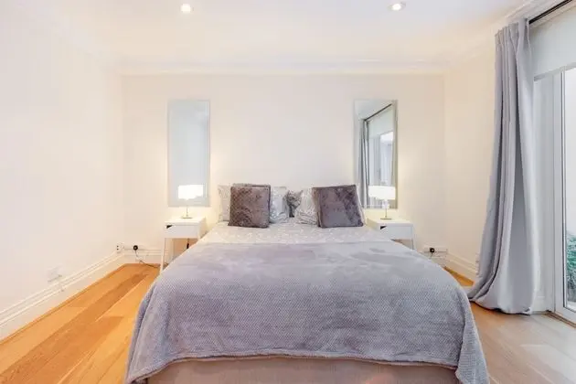 Basic Tek Büyük Yataklı Oda