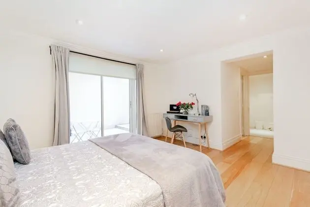 Basic Tek Büyük Yataklı Oda