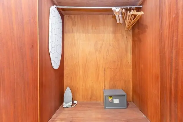 Basic Tek Büyük Yataklı Oda