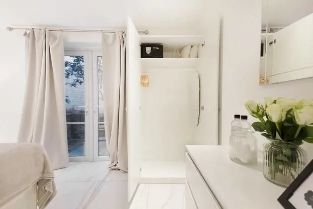 Basic Tek Büyük Yataklı Oda