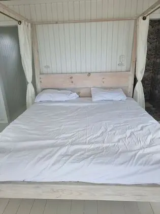 Kır Evi, 1 Büyük (Queen) Boy Yatak