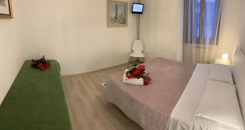 Grand Üç Kişilik Oda, Ortak Banyo