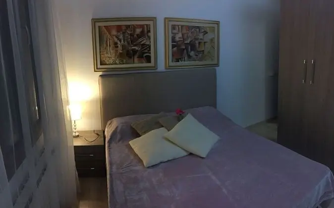 Tek Büyük Yataklı Oda, Ortak Banyo