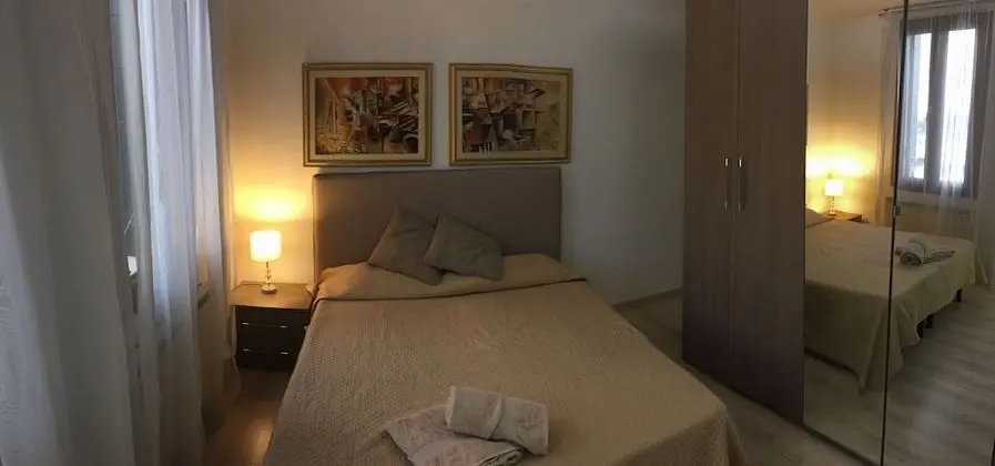 Tek Büyük Yataklı Oda, Ortak Banyo