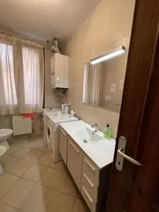 Tek Büyük Yataklı Oda, Ortak Banyo
