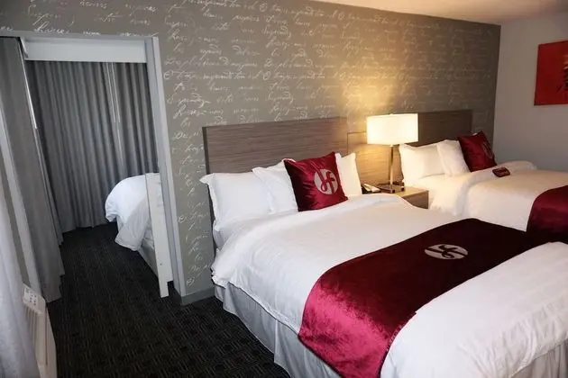 Süit, Birden Çok Yatak, Sigara İçilmez, Buzdolabı (2 double Beds and 1 Single Bed)