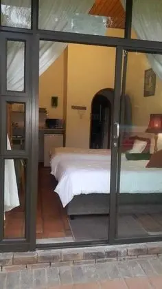 Comfort Tek Büyük veya İki Ayrı Yataklı Oda, Sigara İçilmez, Havuz Manzaralı (2)