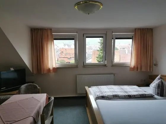 Tek Büyük Yataklı Oda