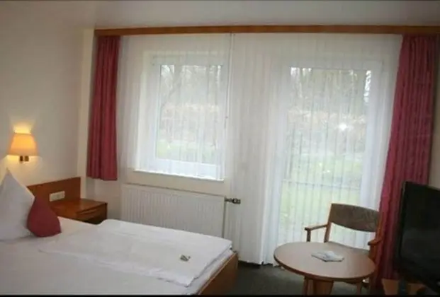 Büyük Yataklı Tek Kişilik Oda