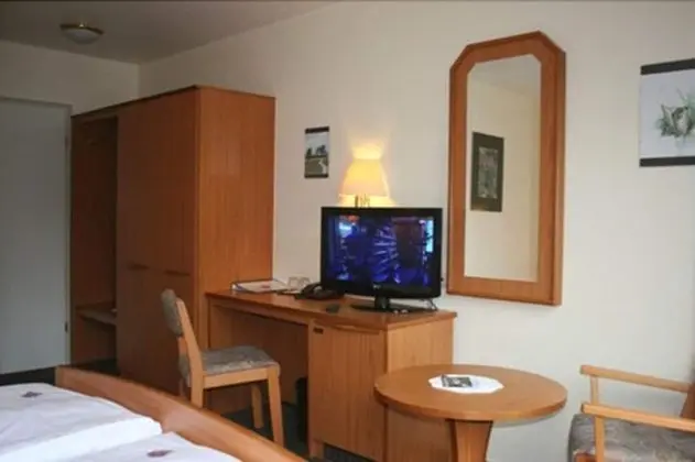 Büyük Yataklı Tek Kişilik Oda