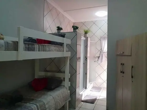 Basic Ortak Ranzalı Oda, Ortak Banyo