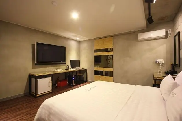 Deluxe Tek Büyük Yataklı Oda