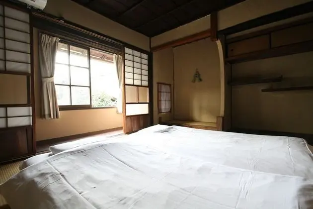 Traditional İki Ayrı Yataklı Oda, Ortak Banyo