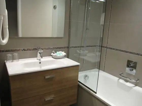 Standard Tek Büyük Yataklı Oda (Opera)