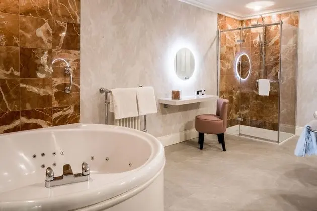 Deluxe Double Suite
