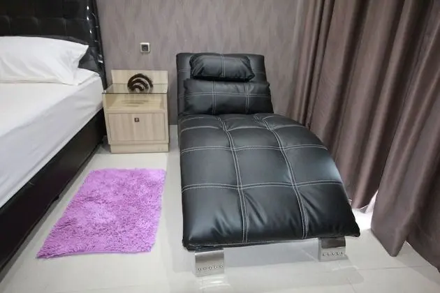 1 Bedroom Deluxe Suite