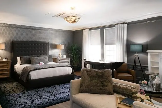 Dogwood Suite