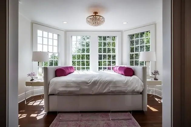Redbud Suite