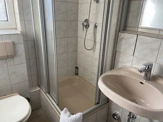 Basic Tek Büyük Yataklı Oda