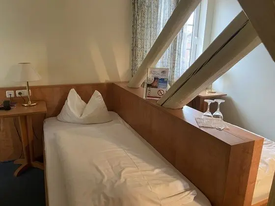 Economy Tek Büyük Yataklı Oda