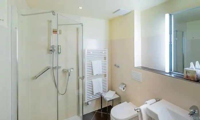 Tek Büyük Yataklı Oda, 1 Büyük (Queen) Boy Yatak, Sigara İçilmez