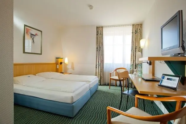 Tek Büyük veya İki Ayrı Yataklı Oda