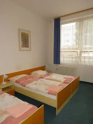 Basic Üç Kişilik Oda