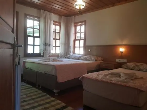 Aile Odası, Sokak Manzaralı, 2. Kat