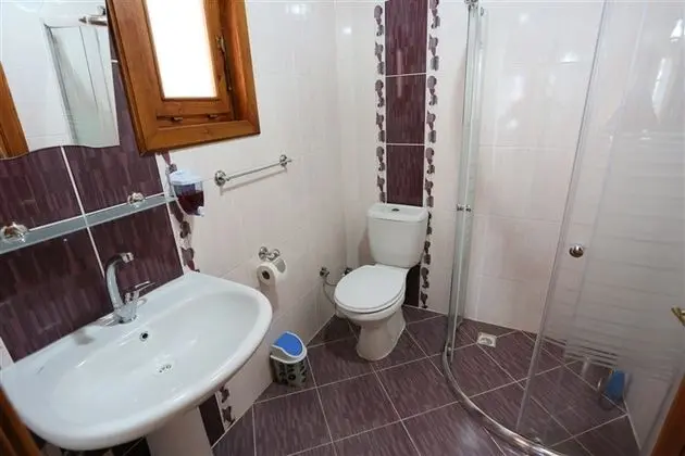 Çift Kişilik, Sokak Manzaralı