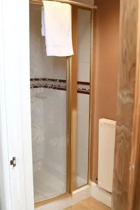 Classic Tek Büyük Yataklı Oda