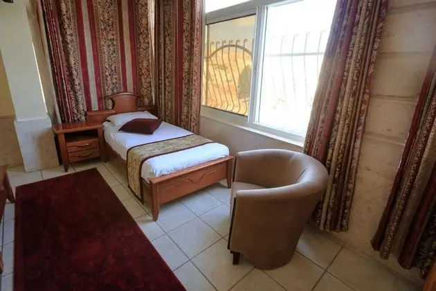 Üç Kişilik Oda
