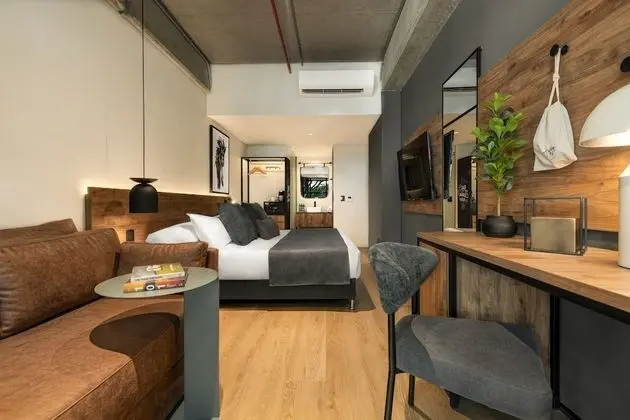Habitación Superior con sofacama y balcón