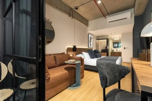 Habitación Superior con sofacama y balcón