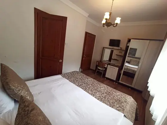 Standard Oda Nehir Manzaralı
