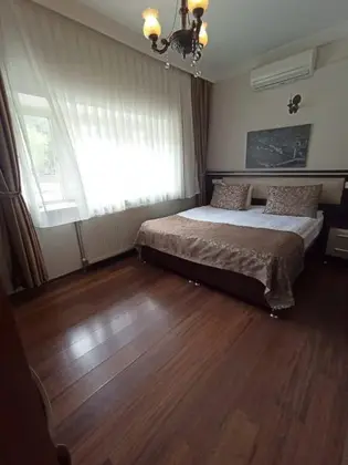 Standard Oda Nehir Manzaralı