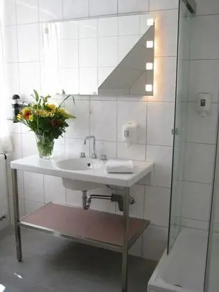 Tek Büyük Yataklı Oda, Sigara İçilmez