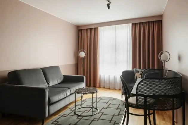 Junior Estate Room