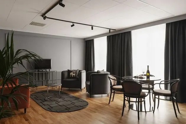 Signature Suite (with Shared Patio)